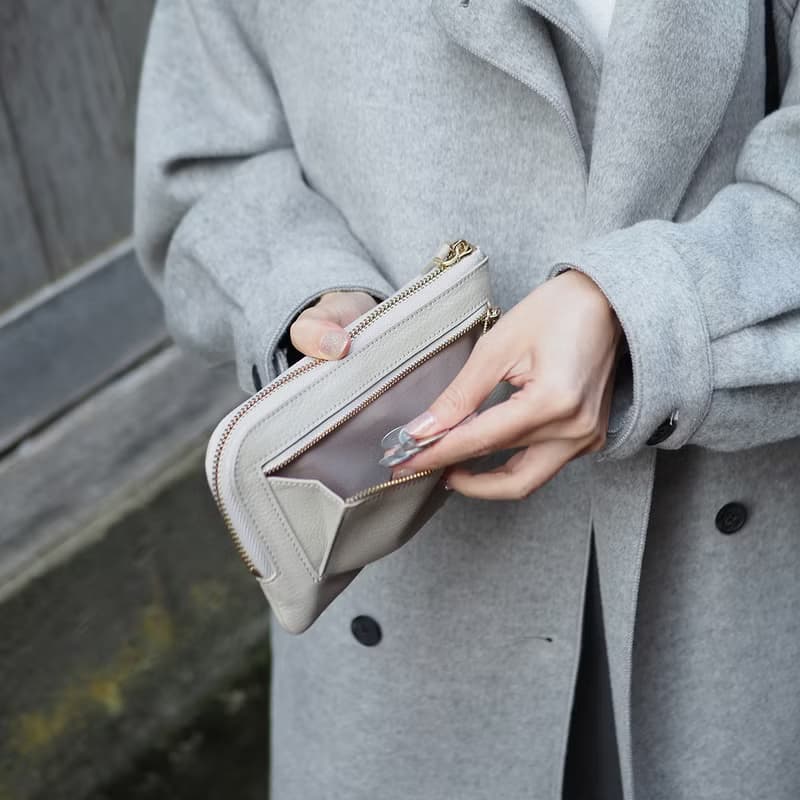 Doona (Cloud): Long wallet, zip wallet, cow leather, Slim,Compact, Light grey