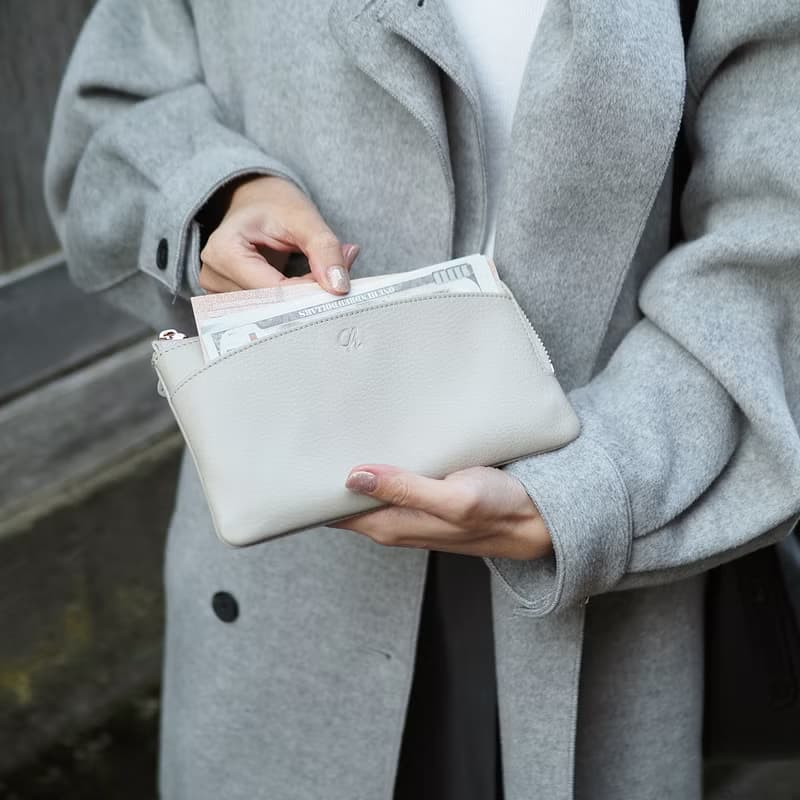 Doona (Cloud): Long wallet, zip wallet, cow leather, Slim,Compact, Light grey