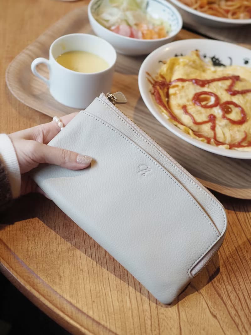 Doona (Cloud): Long wallet, zip wallet, cow leather, Slim,Compact, Light grey