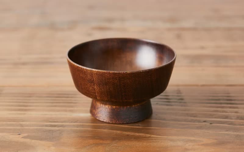 ろくろ挽きの飯椀　ミズメザクラ　茶拭き漆