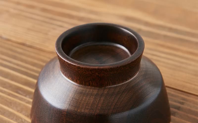 ろくろ挽きの飯椀　ミズメザクラ　茶拭き漆