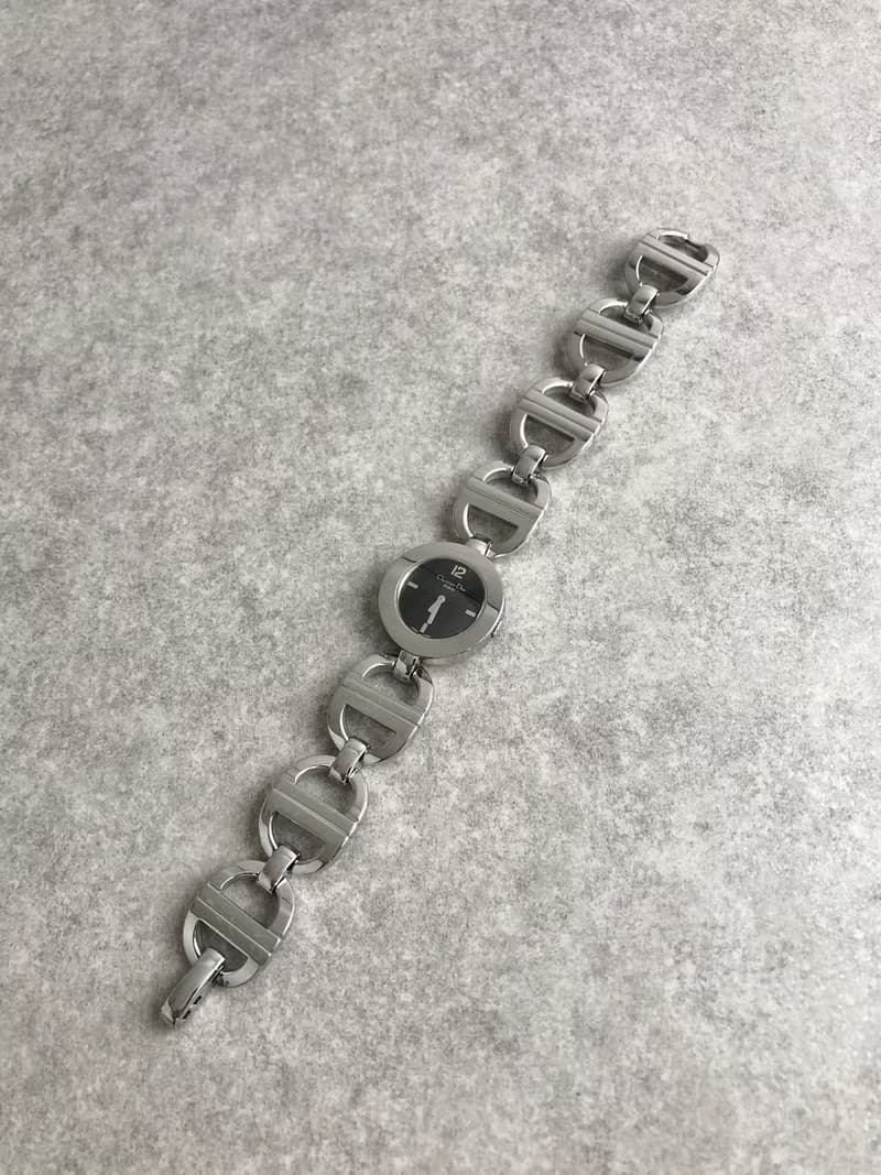 【 日本直送　名牌中古包 】Christian Dior 腕時計 シルバー マリス ラウンドフェイス ステンレススチール CD022110 e4madz