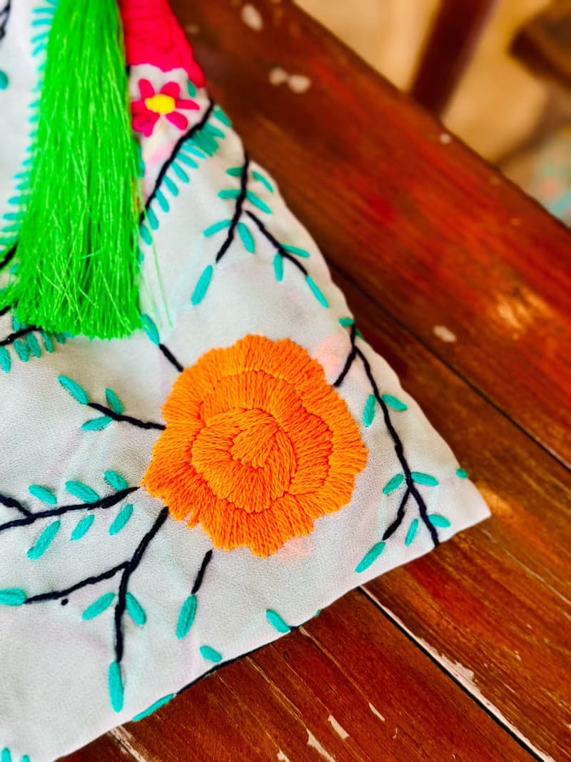 手工刺繡 湖水綠色 花卉 索繩束口 手袋 手提包