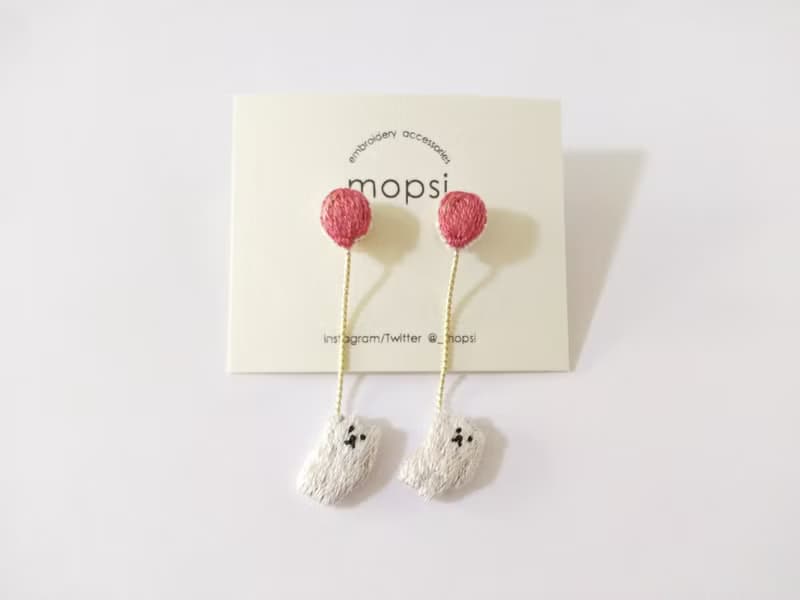 風船としろくま　刺繍ピアス/イヤリング