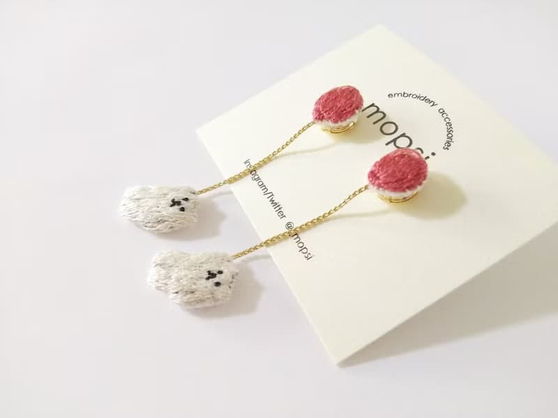 風船としろくま　刺繍ピアス/イヤリング