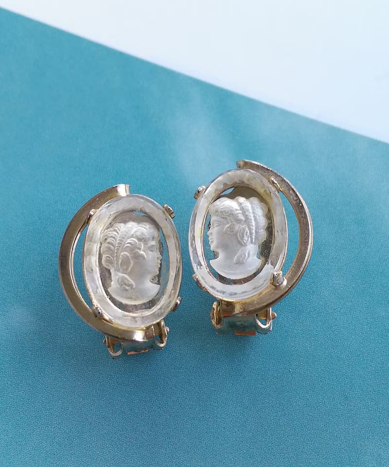 Vintage Jewelry 西洋古董飾品 CAMEO 清透 對稱 優雅 夾式耳環