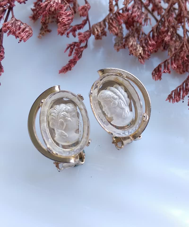 Vintage Jewelry 西洋古董飾品 CAMEO 清透 對稱 優雅 夾式耳環