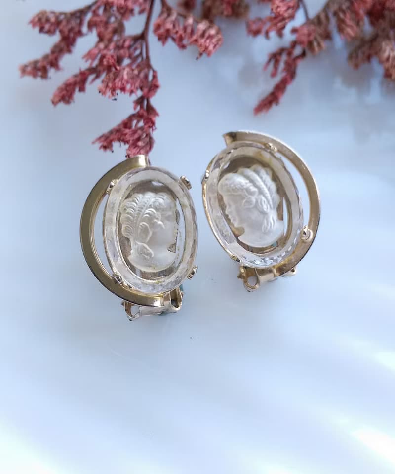 Vintage Jewelry 西洋古董飾品 CAMEO 清透 對稱 優雅 夾式耳環