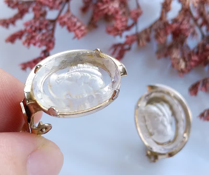 Vintage Jewelry 西洋古董飾品 CAMEO 清透 對稱 優雅 夾式耳環