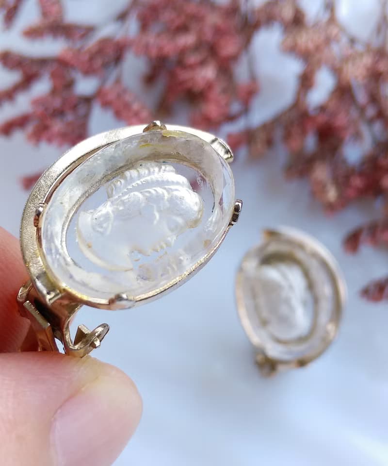 Vintage Jewelry 西洋古董飾品 CAMEO 清透 對稱 優雅 夾式耳環