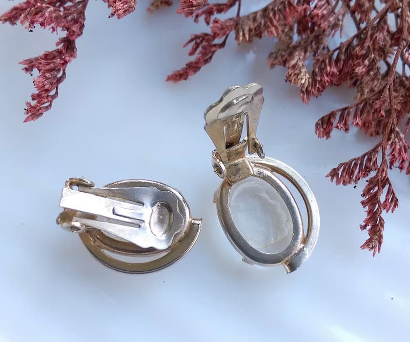 Vintage Jewelry 西洋古董飾品 CAMEO 清透 對稱 優雅 夾式耳環