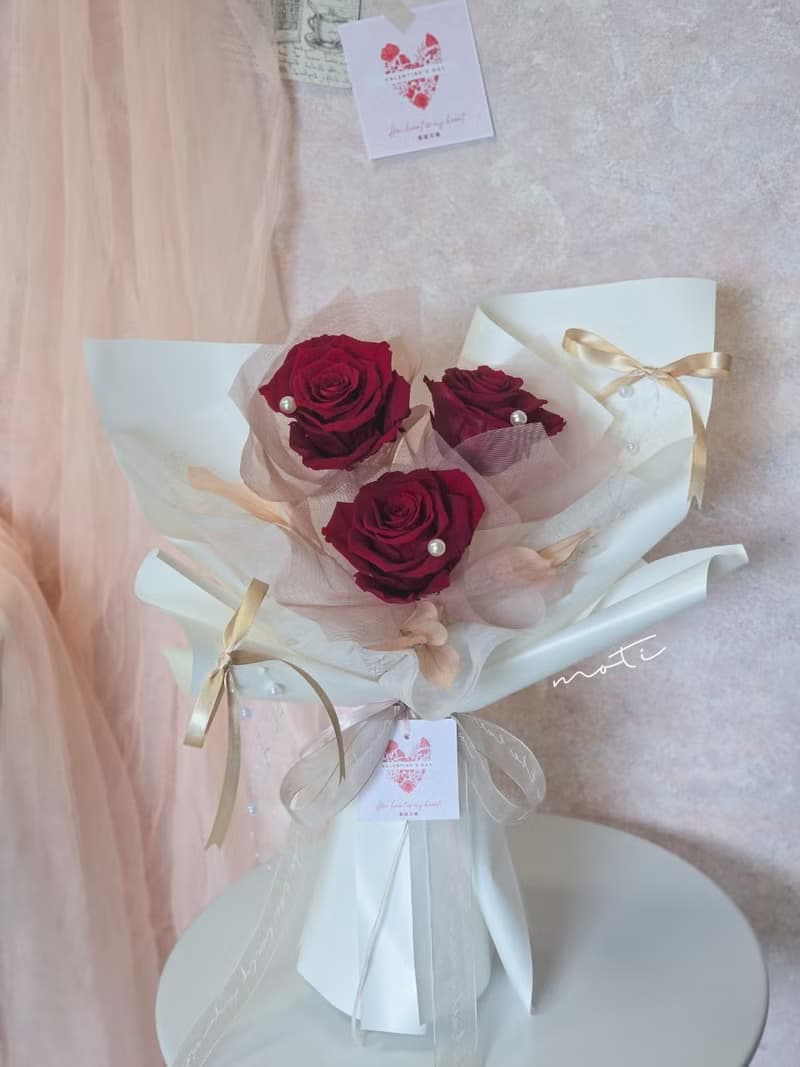 厄瓜多永生玫瑰花束(3朵) 情人節花禮 求婚花束 生日禮