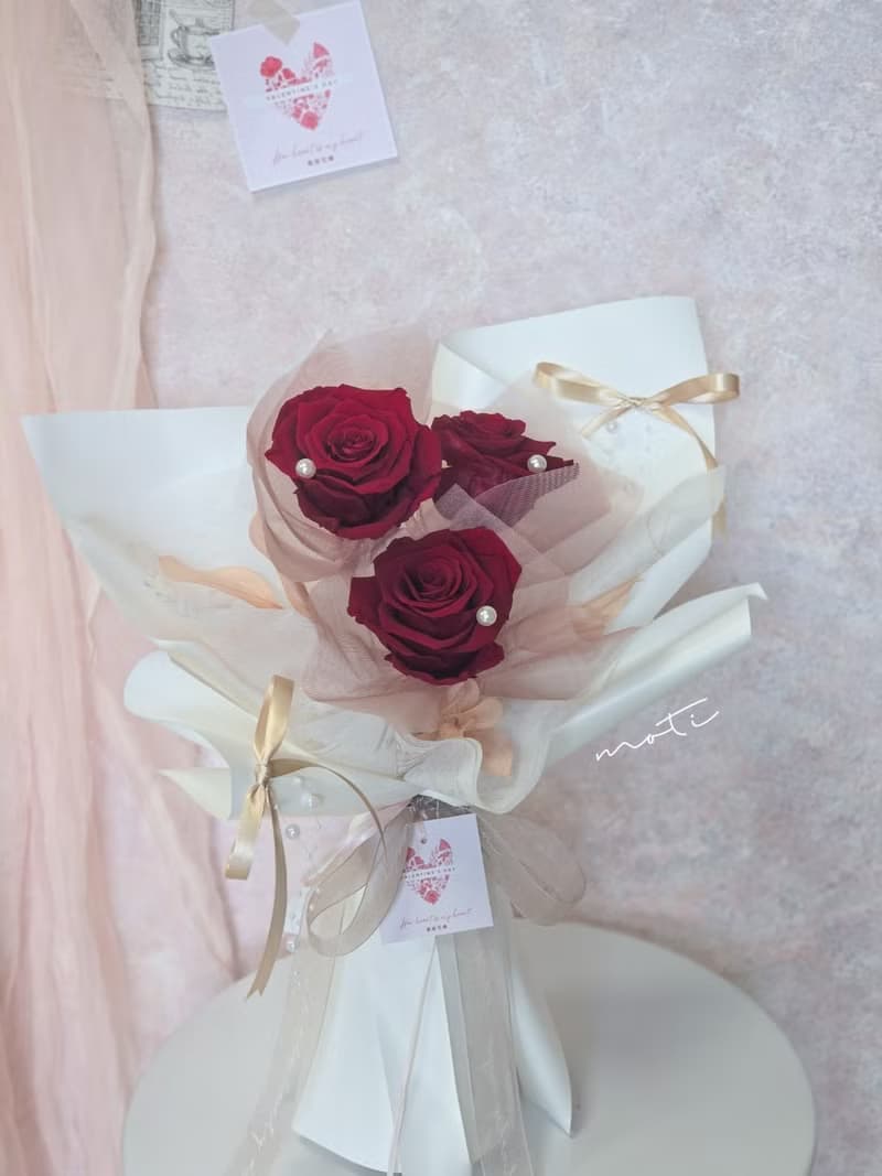 厄瓜多永生玫瑰花束(3朵) 情人節花禮 求婚花束 生日禮