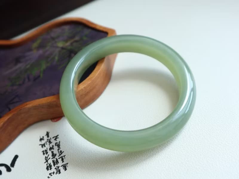 天然晴水和田玉手鐲  晴水手鐲冰底湖水綠顏色美脂份厚七夕禮物