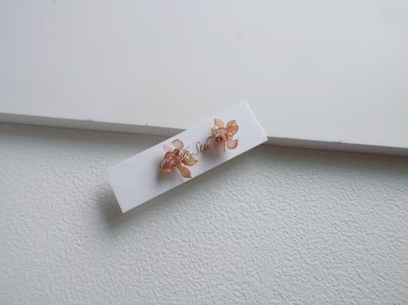 花禮 貼耳耳環 -繽紛可愛 手作水晶花樹脂飾品 新娘/伴娘配飾