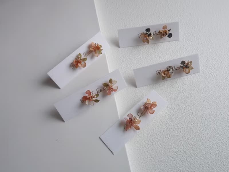 花禮 貼耳耳環 -繽紛可愛 手作水晶花樹脂飾品 新娘/伴娘配飾