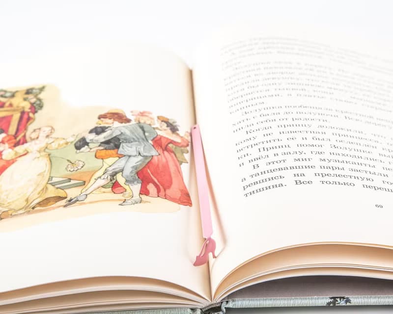 Metal Bookmark Cinderella's slipper // Present for book lover