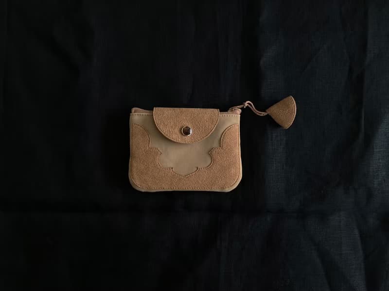 temple coin purse ( camel )