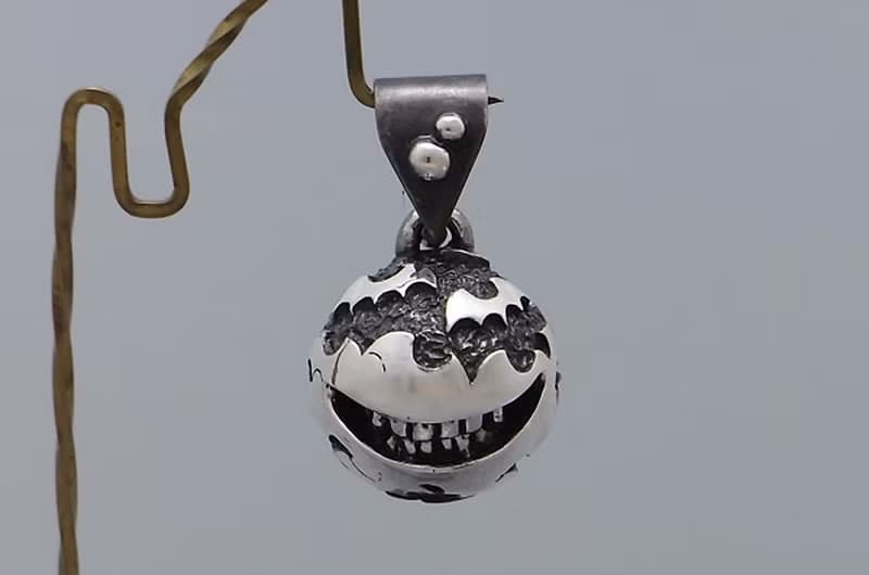 vampire smile_P1 (s_m-P.41)【チェーン別販売】