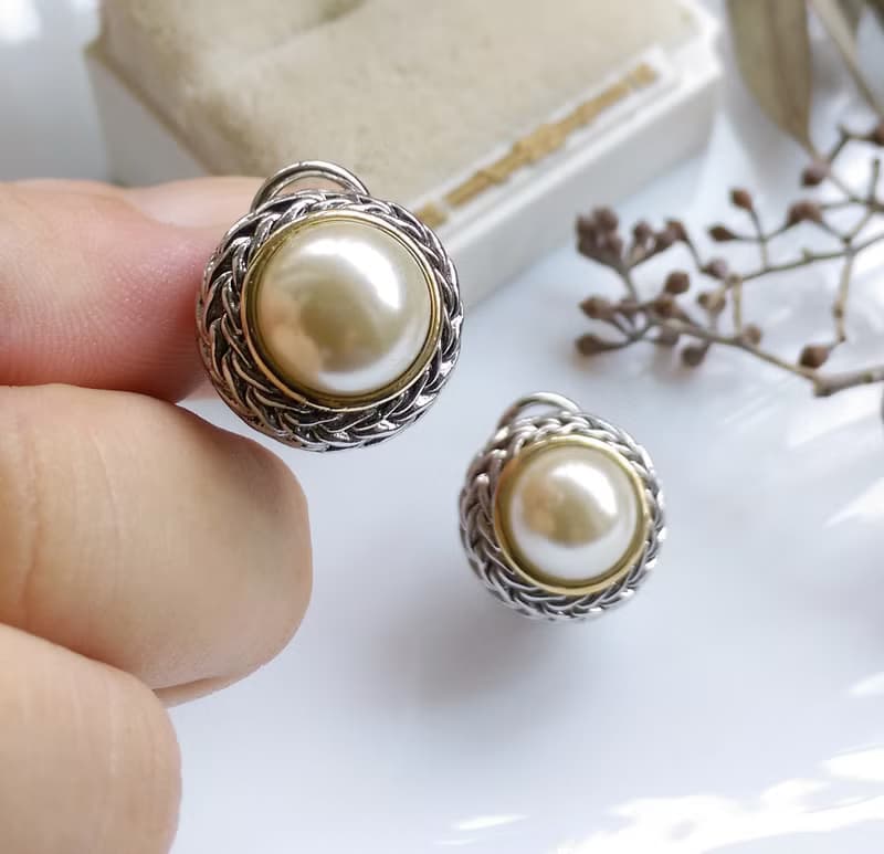 Vintage Jewelry 西洋古董飾品 銀色調 厚實 仿珠 針式耳環