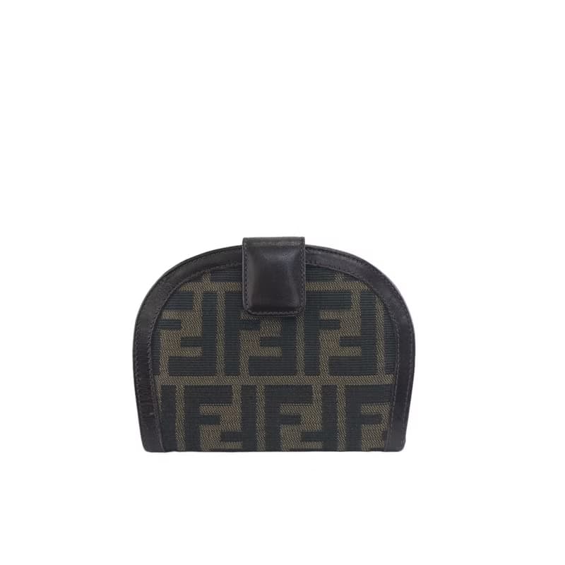 【 日本直送　名牌中古包 】FENDI フェンディ ズッカ ジャガード 二つ折り 財布 ブラウン vintage ヴィンテージ オールド 3jbzkz