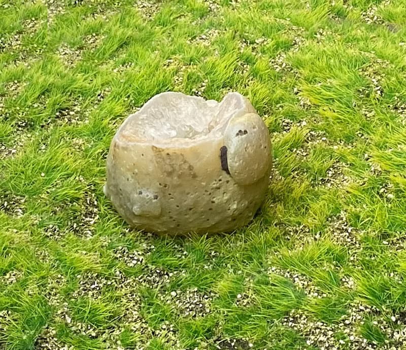 能量原礦晶洞-天然瑪瑙白晶洞療癒精靈 能量擺件 消磁淨化 財運