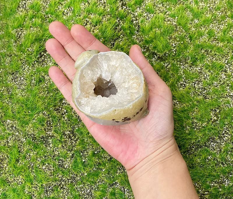 能量原礦晶洞-天然瑪瑙白晶洞療癒精靈 能量擺件 消磁淨化 財運