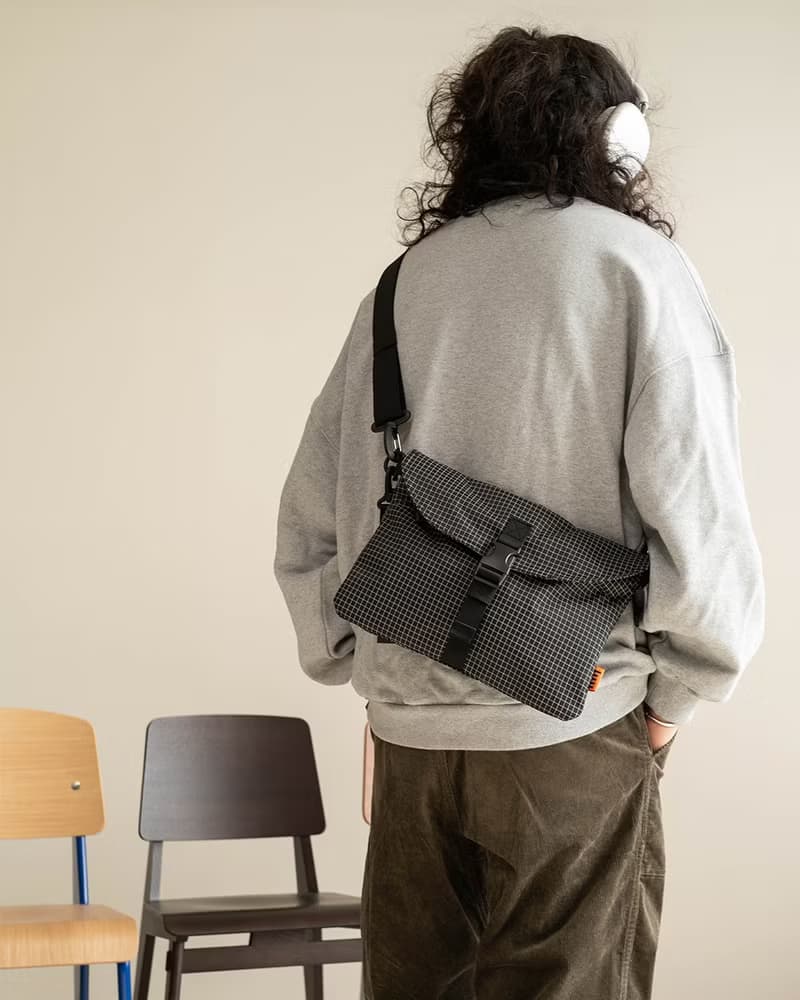 潮流黑色格紋小挎包輕便出行信封包斜挎包手腕包