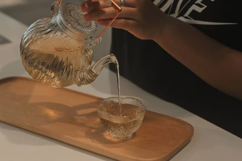 花瓣條紋玻璃茶壺 800ml