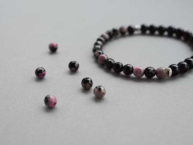 Unisex | 星冕系 - 雲霓 * 薔薇輝石 彩紅黑曜 招桃花 魅力 手鍊