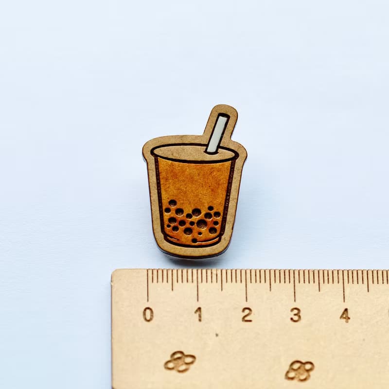 彩繪木製胸針-珍珠奶茶