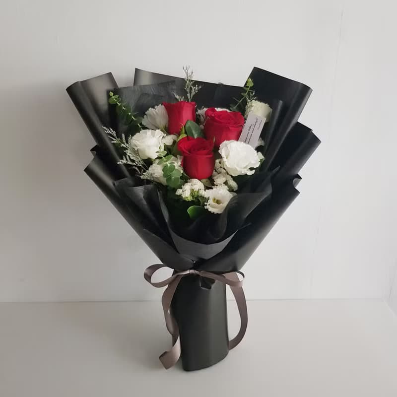 鮮花│經典紅玫瑰+白色桔梗│生日 祝福 情人節 禮物