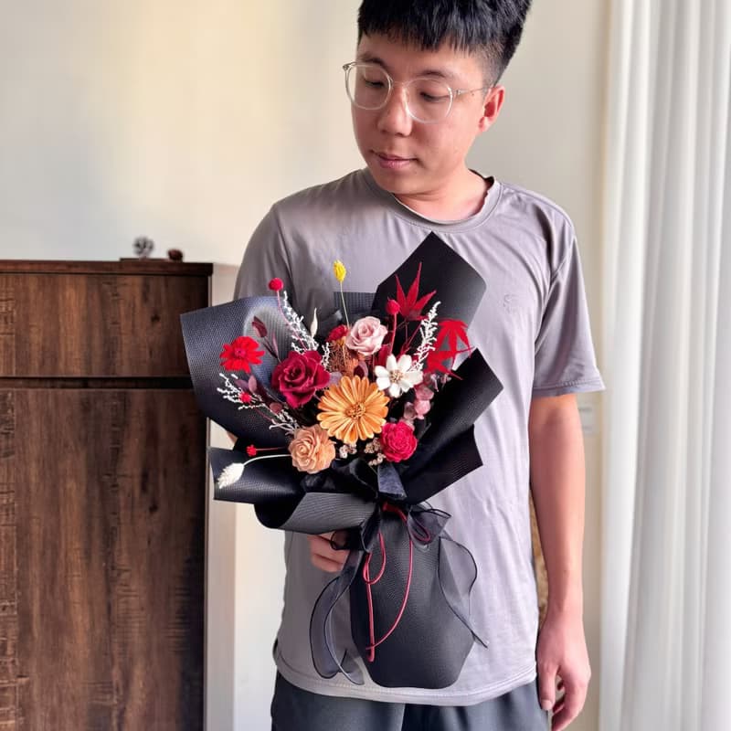 楓 紅黑色系 永生玫瑰花束
