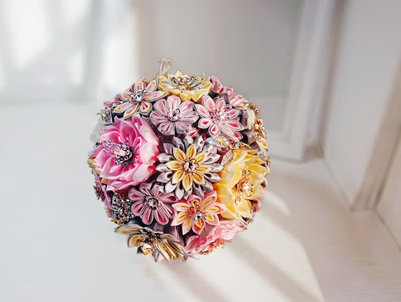 珠寶捧花神話系-粉銀洛可可手工珍珠緞帶水鑽花束