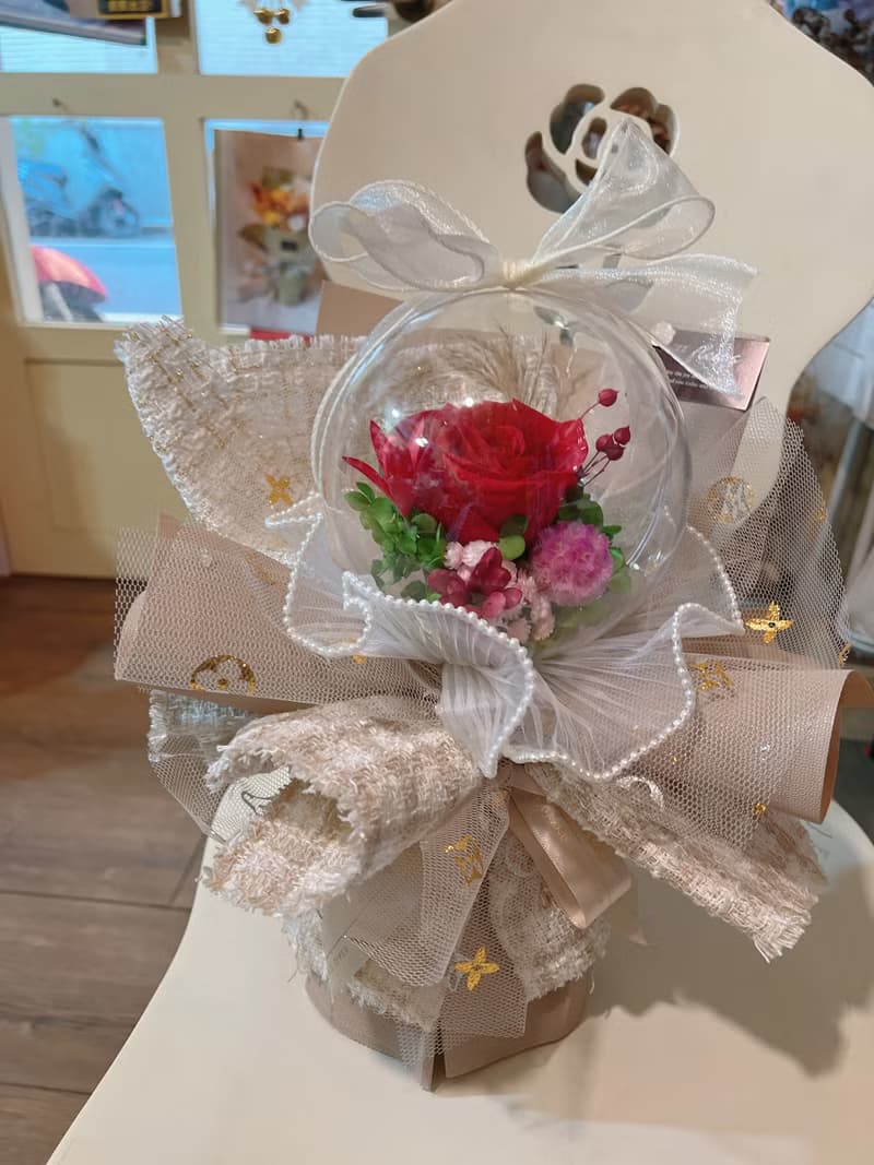 高質感波波球小香風永生花束 情人節/求婚告白/結婚賀禮/母親節