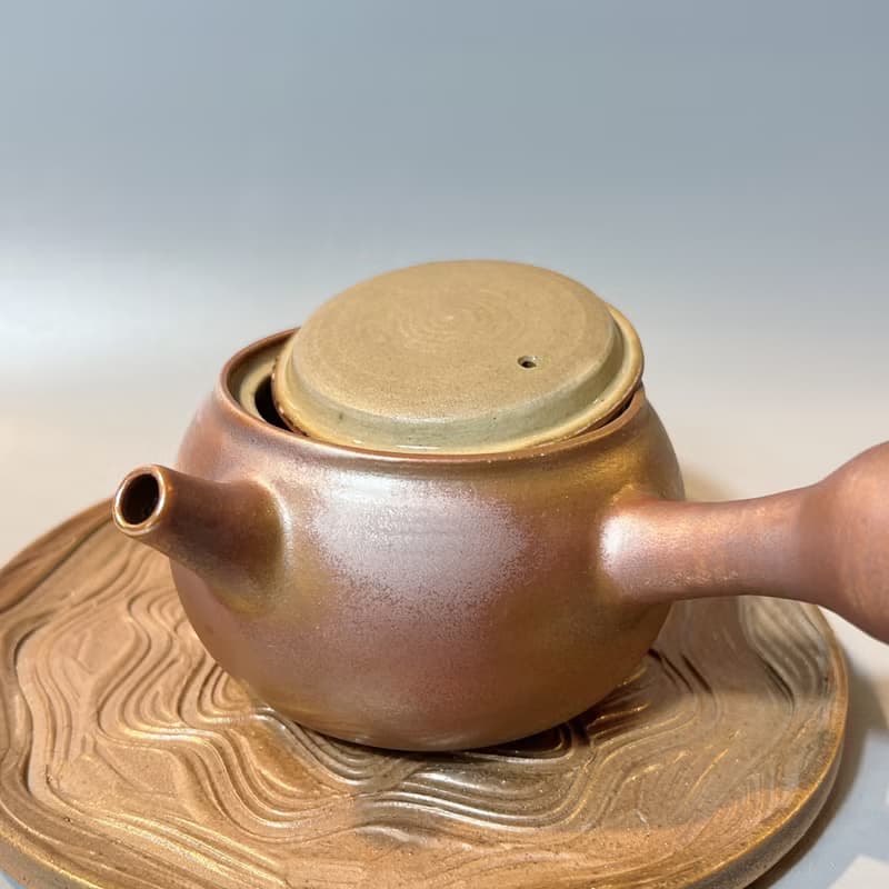 柴燒霧面玫瑰金側把茶壺 / 小平凡手作