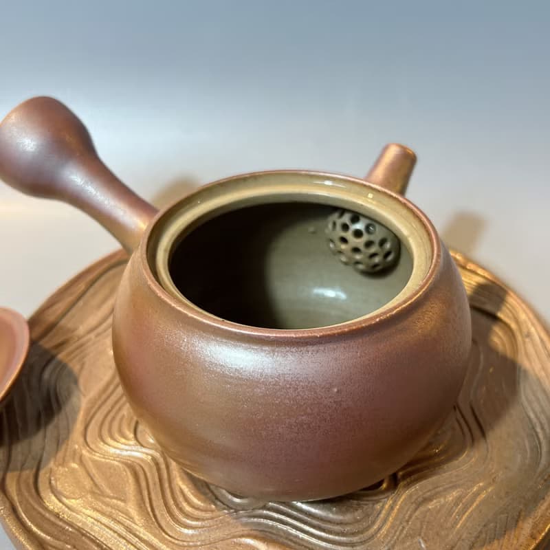 柴燒霧面玫瑰金側把茶壺 / 小平凡手作