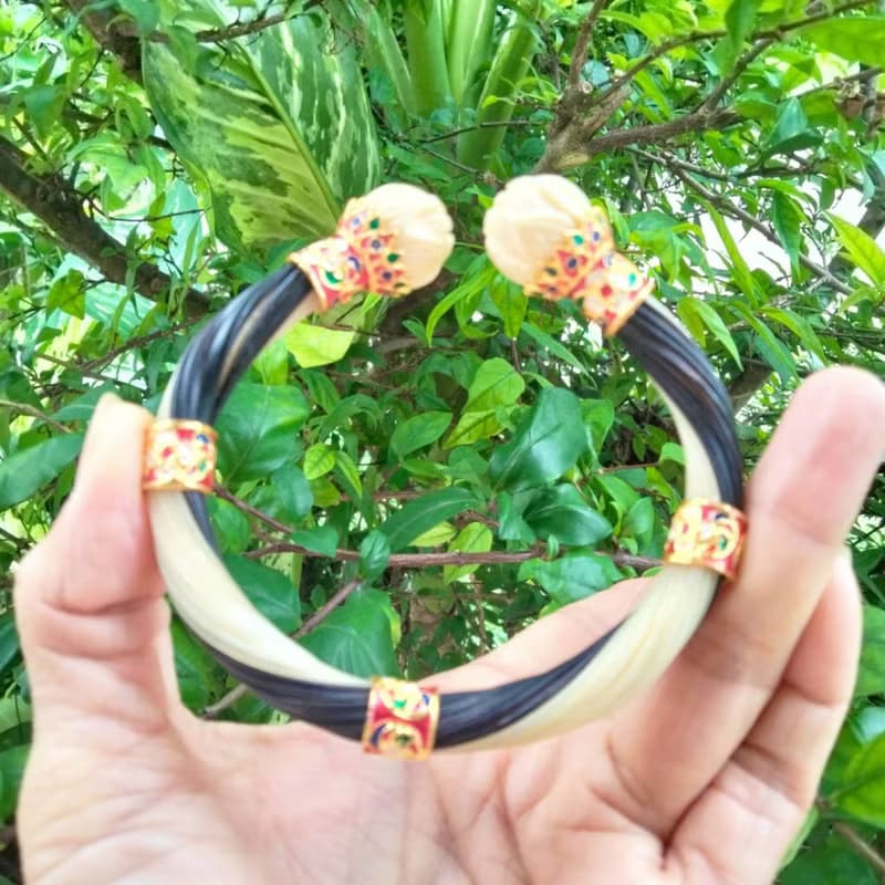 White&Black Body Elephant Tail Hair Bangle Silver Enamelled Sukhothai Free Size