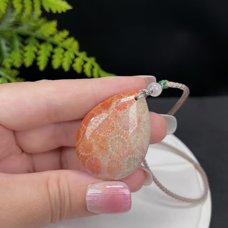 天然水滴珊瑚玉吊墜冰潤玉化檸檬片橘粉漸變雙色菊花玉項錬保平安