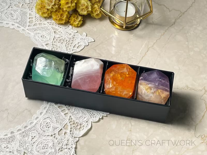 Queen's Craftwork 璀璨礦岩寶石皂4入禮盒