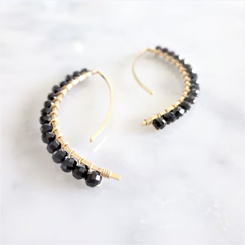 14kgf*Black Spinel wrapped marquis pierced earring