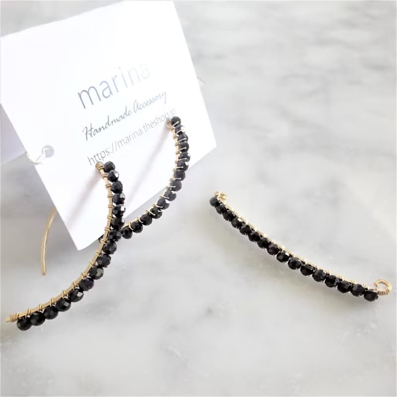 14kgf*Black Spinel wrapped marquis pierced earring
