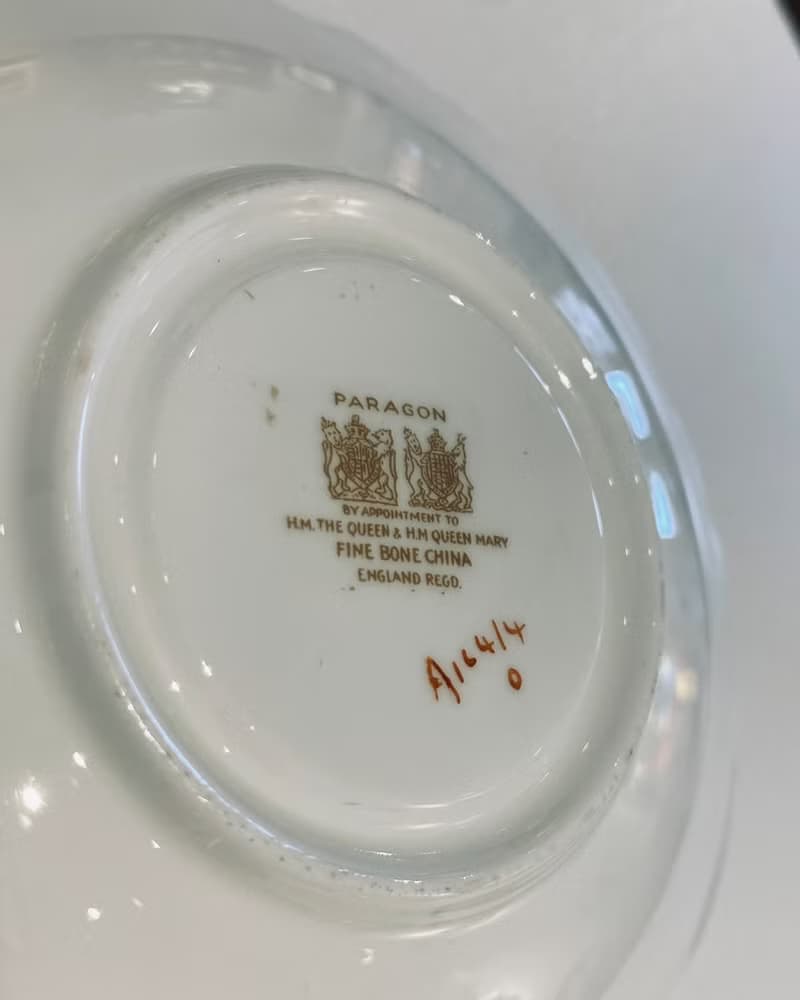 英國名牌Paragon骨瓷古董手繪描金花卉茶具一套(杯/碟)