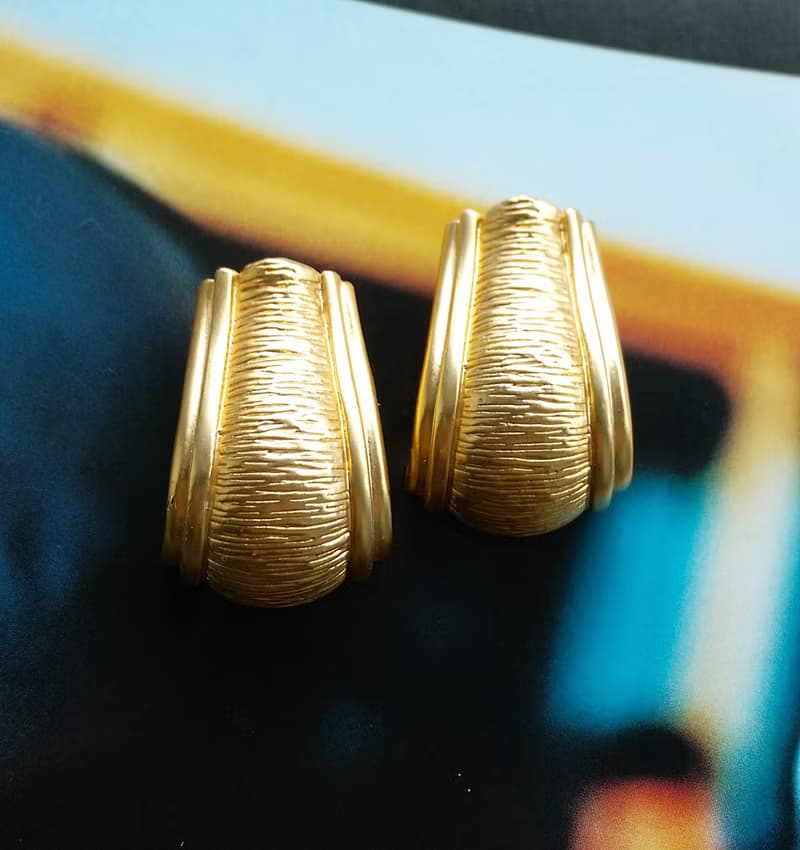 【西洋古董飾品 】摩登 金屬鍍金 啞光 簡約橫絲紋 夾式耳環