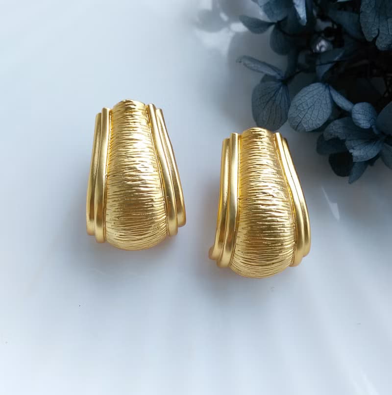【西洋古董飾品 】摩登 金屬鍍金 啞光 簡約橫絲紋 夾式耳環