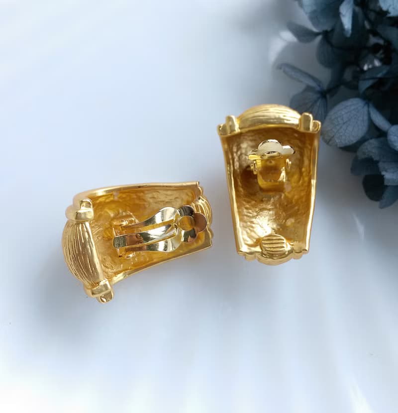 【西洋古董飾品 】摩登 金屬鍍金 啞光 簡約橫絲紋 夾式耳環