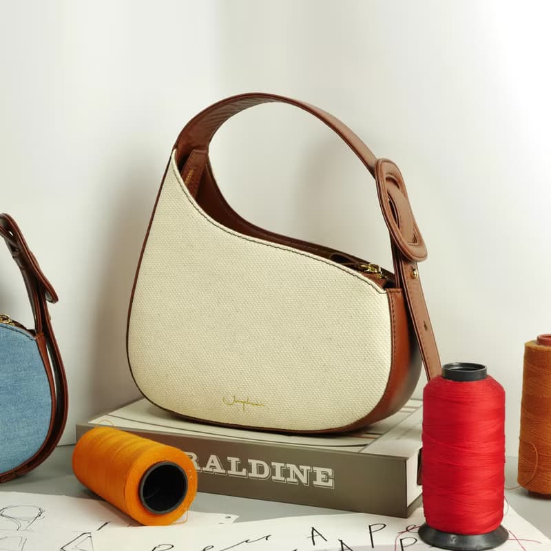 半月包 KissMe Shoulder Bag - Espresso Brown 棕色的