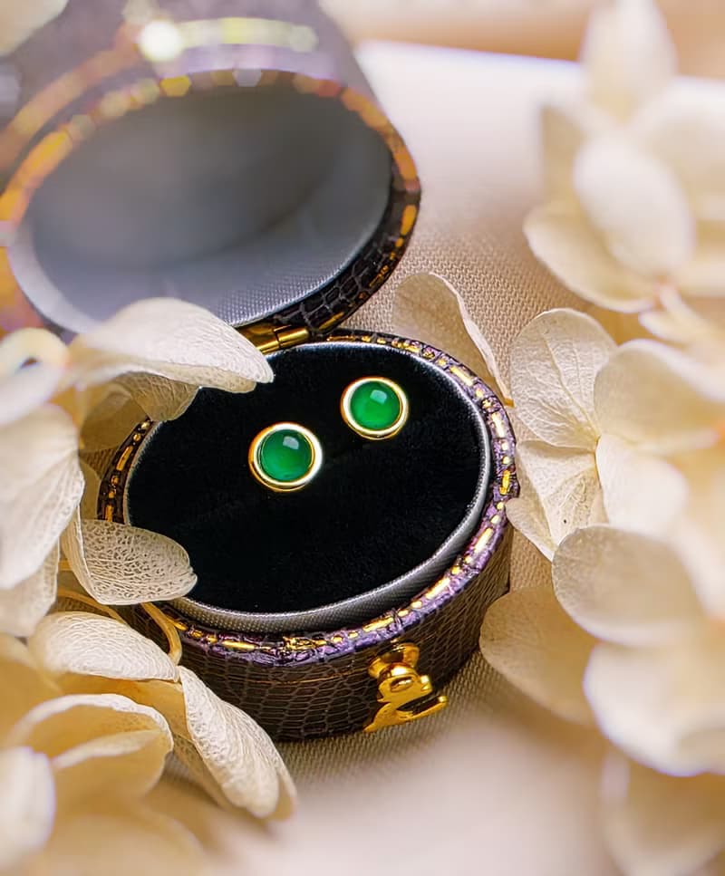 招財•健康•高貴|冰玻起光陽綠蛋|A貨翡翠純銀中性極簡款耳環