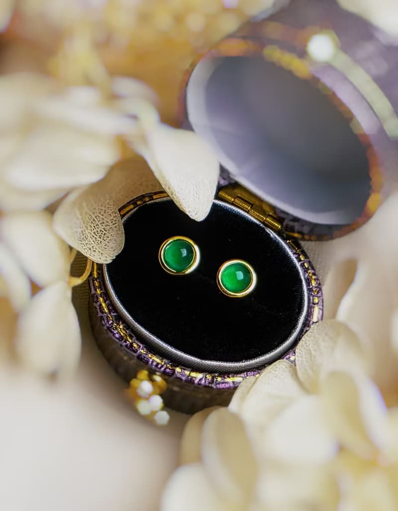 招財•健康•高貴|冰玻起光陽綠蛋|A貨翡翠純銀中性極簡款耳環