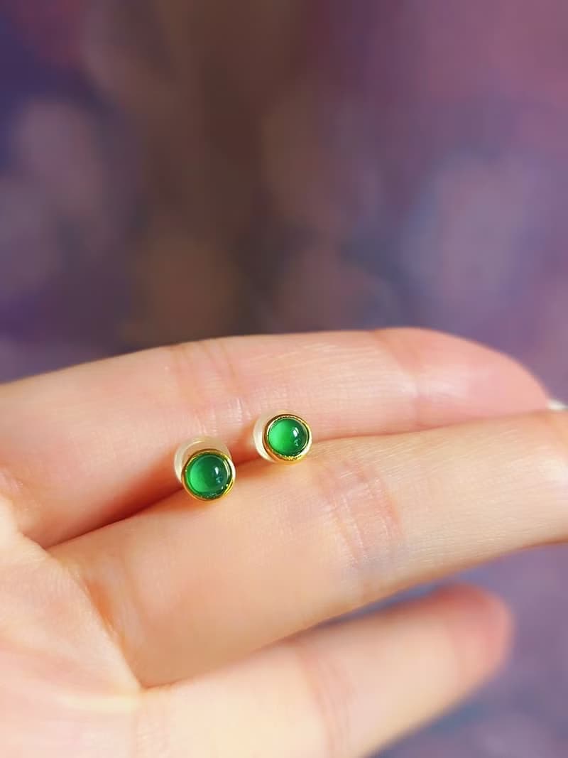 招財•健康•高貴|冰玻起光陽綠蛋|A貨翡翠純銀中性極簡款耳環